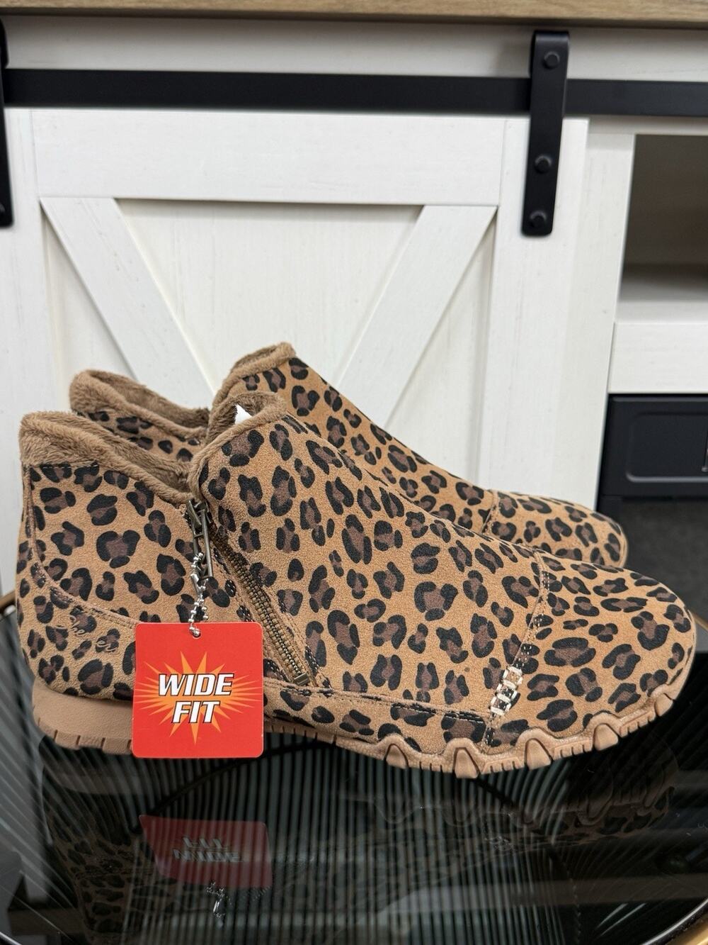 Skechers Womens Size 11 Wide Leopard Print Faux Fur Ankle Booties Comfort NWT